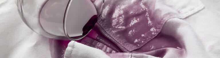 Vêtements tachés, les gestes à éviter